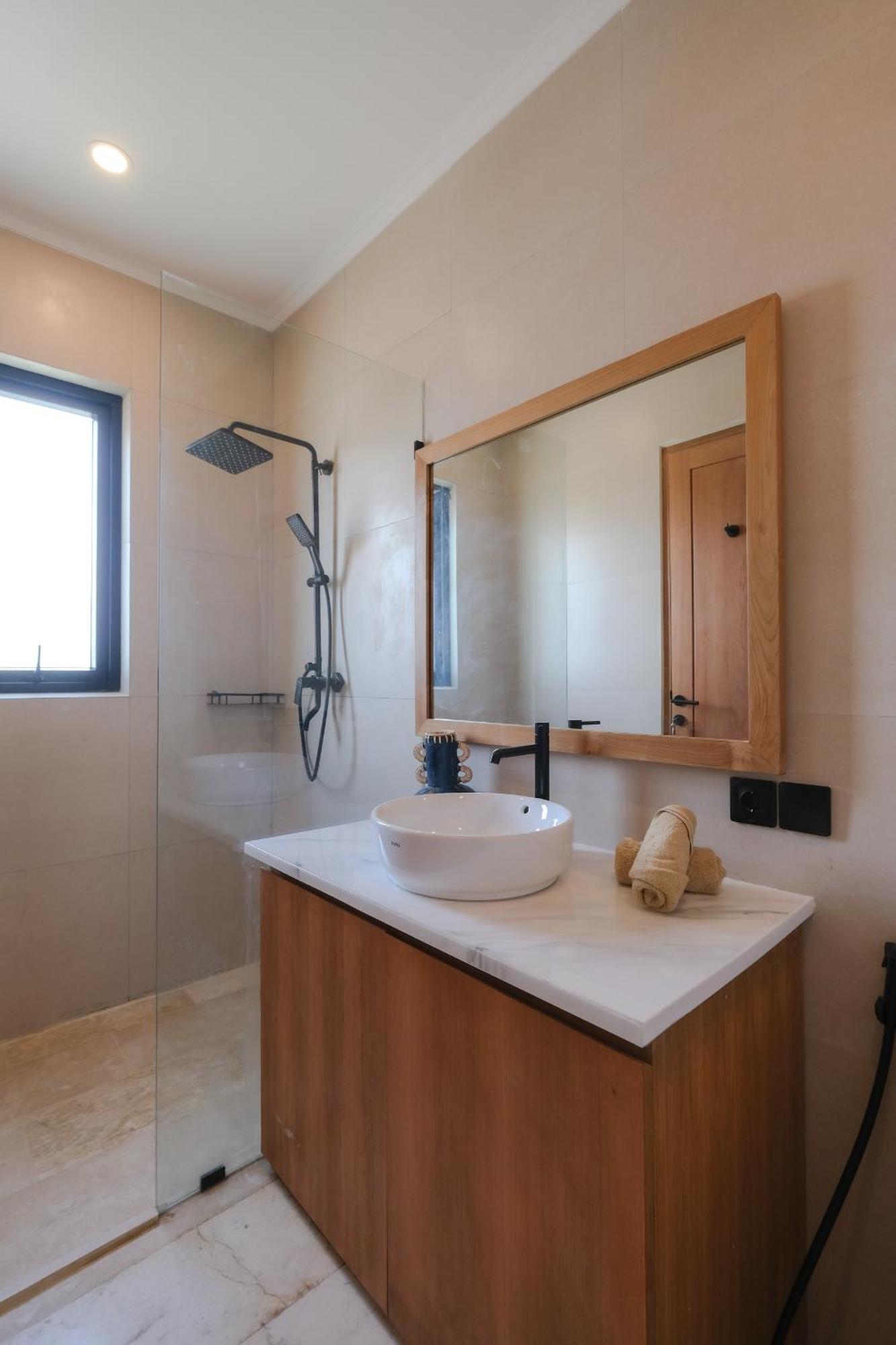 Tierra Pererenan, By Blacksand Villa *